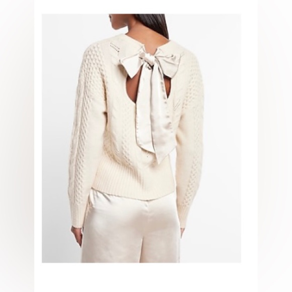 Express sweater with bow
